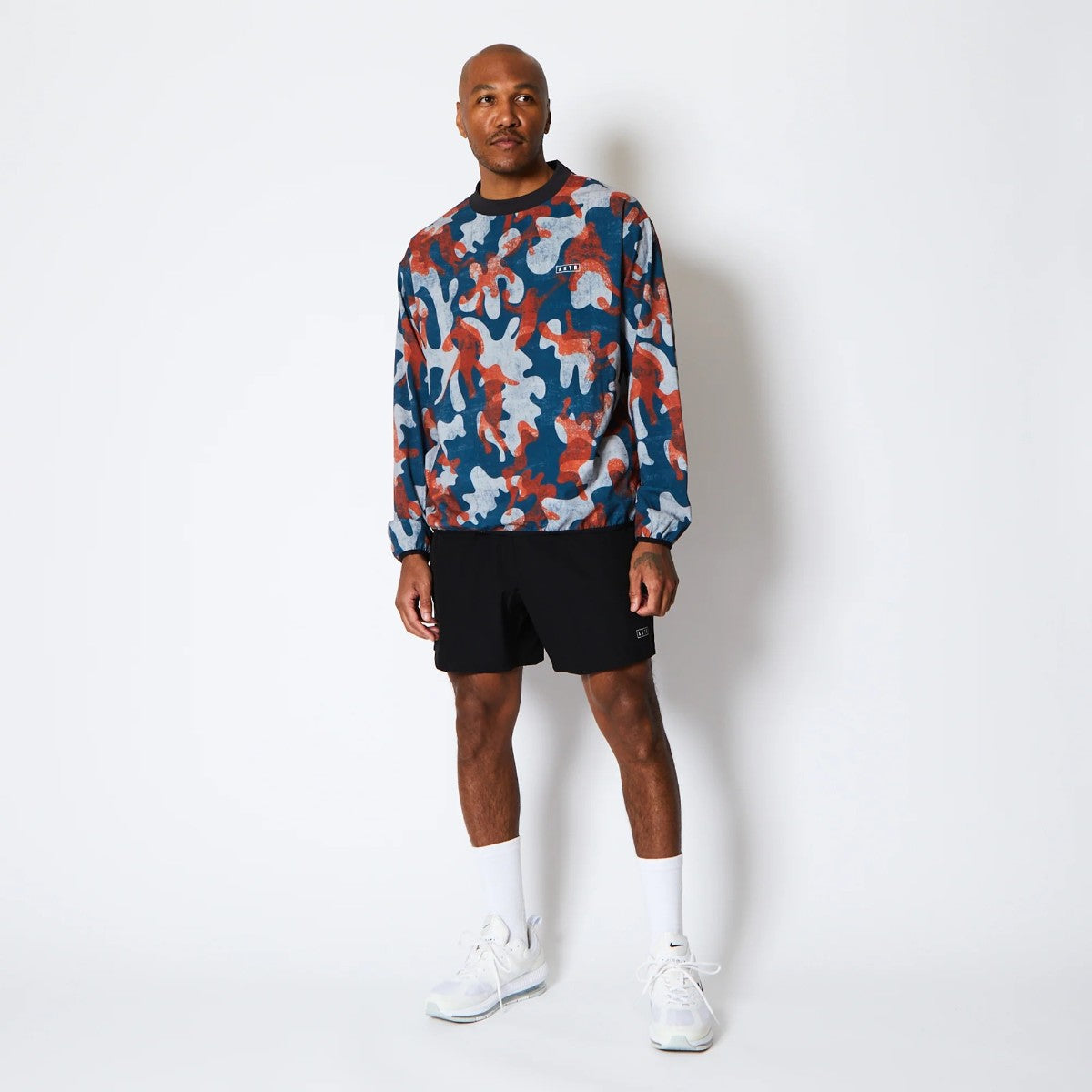 AKTR PLAY CAMO PULLOVER SHTG SHIRTS アクター プレイ カモ プルオーバー シューティング シャツ 225-021010【メンズ 長袖 シャツ カットソー カモフラージュ バスケットボール 吸汗速乾 25FW】