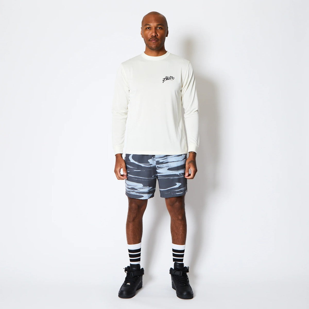 AKTR TORSION NICK L/S SPORTS TEE アクター トーション ニック ロングスリーブ スポーツ Tシャツ 225-022005【メンズ Tシャツ スポーツ 長袖 グラフィック トレーニング 25FW】