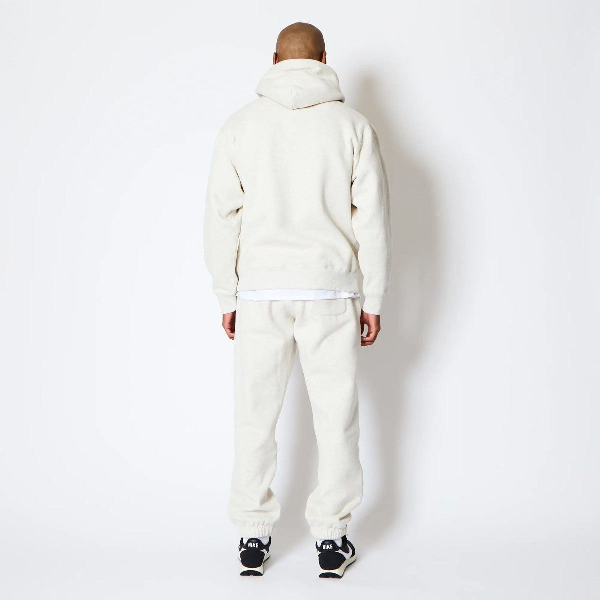 AKTR 1-PT LOGO SWEAT PULLOVER HOODIE アクター ワンポイント ロゴ スウェット プルオーバー フーディ 225-023010【メンズ パーカー フーディ スウェット 裏起毛 トレーニング スポーツ 25FW】