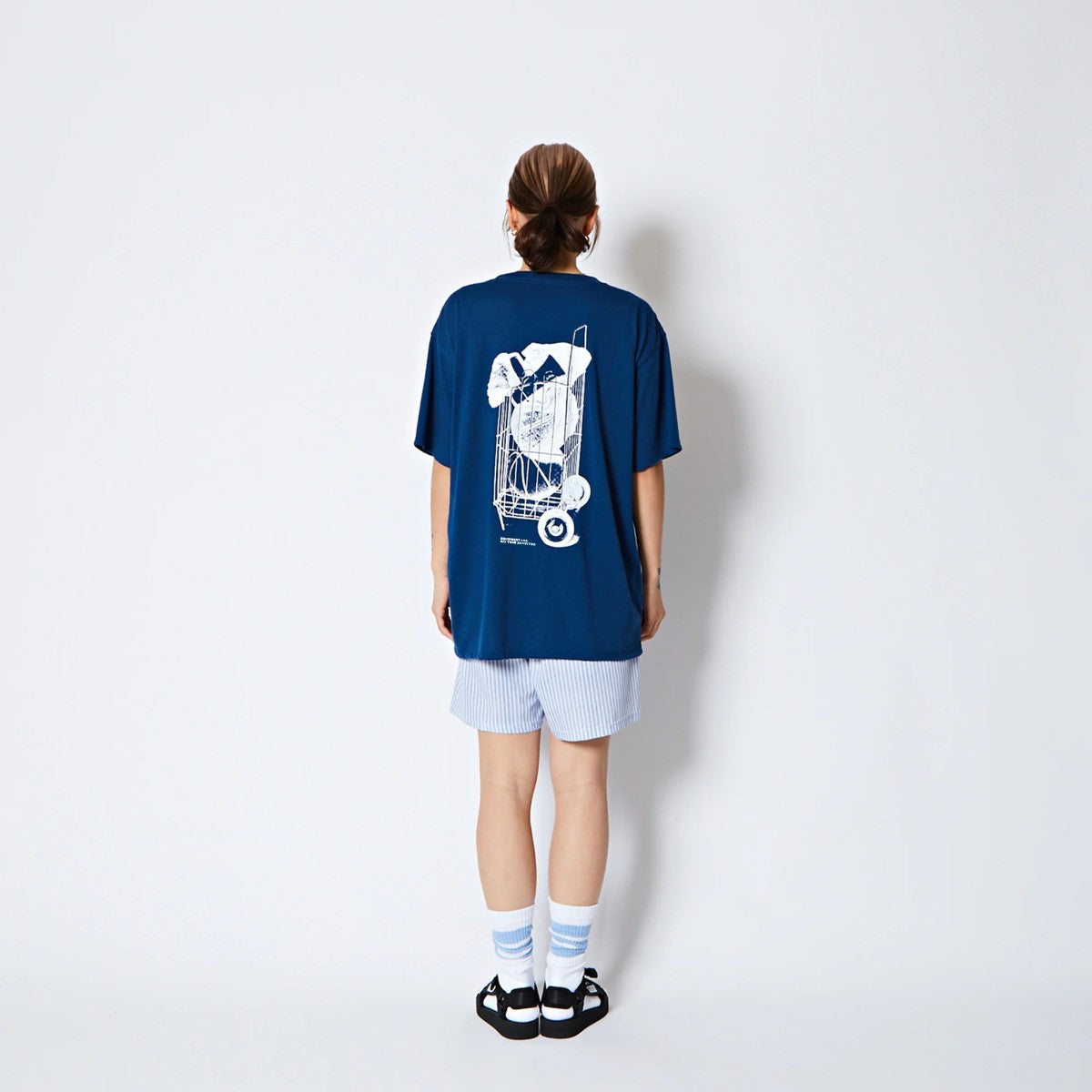 AKTR FREEDOM GRAPHIC LOOSE FIT T/C TEE アクター フリーダム グラフィック ルーズフィット T/C ティー 225-029005【メンズ 半袖Tシャツ グラフィック ロゴ リラックスシルエット 25FW】