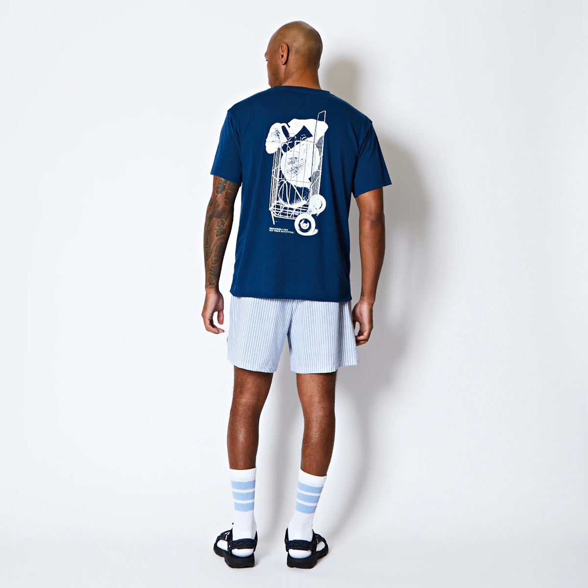 AKTR FREEDOM GRAPHIC LOOSE FIT T/C TEE アクター フリーダム グラフィック ルーズフィット T/C ティー 225-029005【メンズ 半袖Tシャツ グラフィック ロゴ リラックスシルエット 25FW】