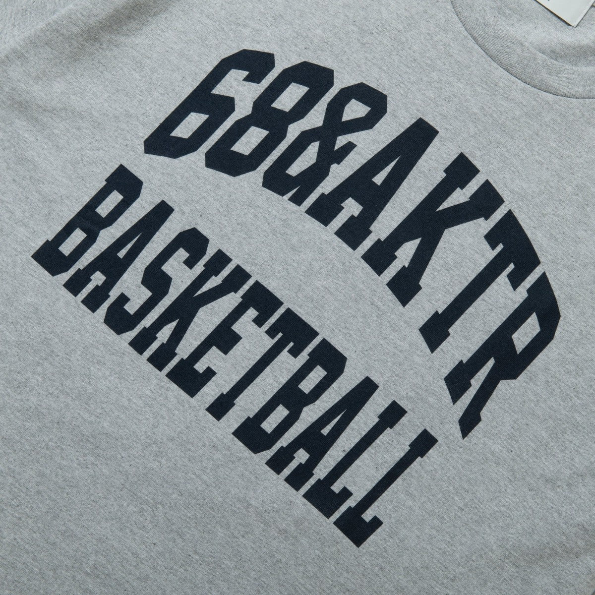 AKTR 68xAKTR ARCH LOGO TEE アクター 68xAKTR アーチロゴ ティー 225-042005【メンズ 半袖Tシャツ カレッジロゴ コラボ 25FW】