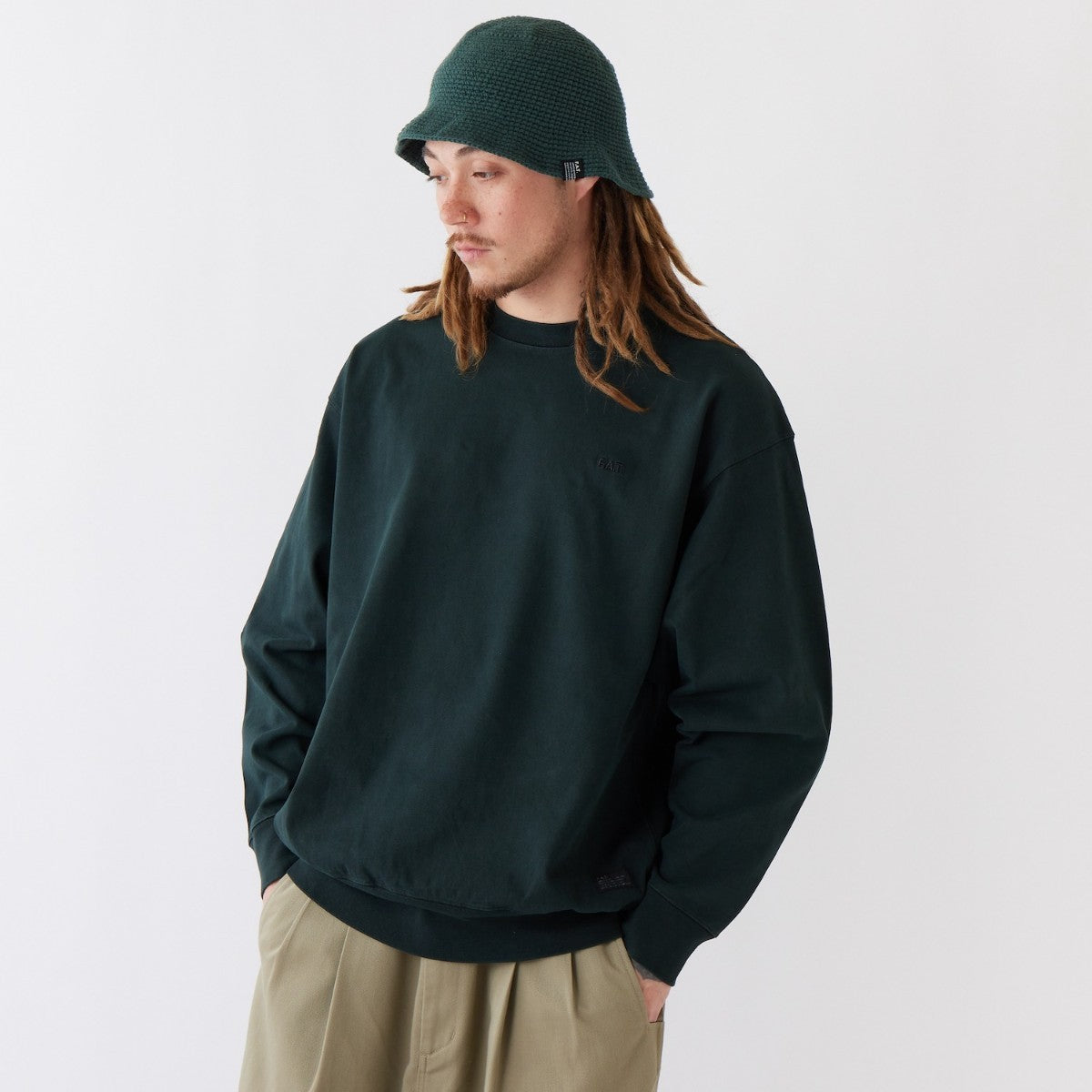 FAT FADEMENTIC エフエイティー フェイドメンティック F32520-CT13【メンズ クルーネック ピグメント加工 BIGシルエット スウェットライク ロゴ刺繍 25FW】