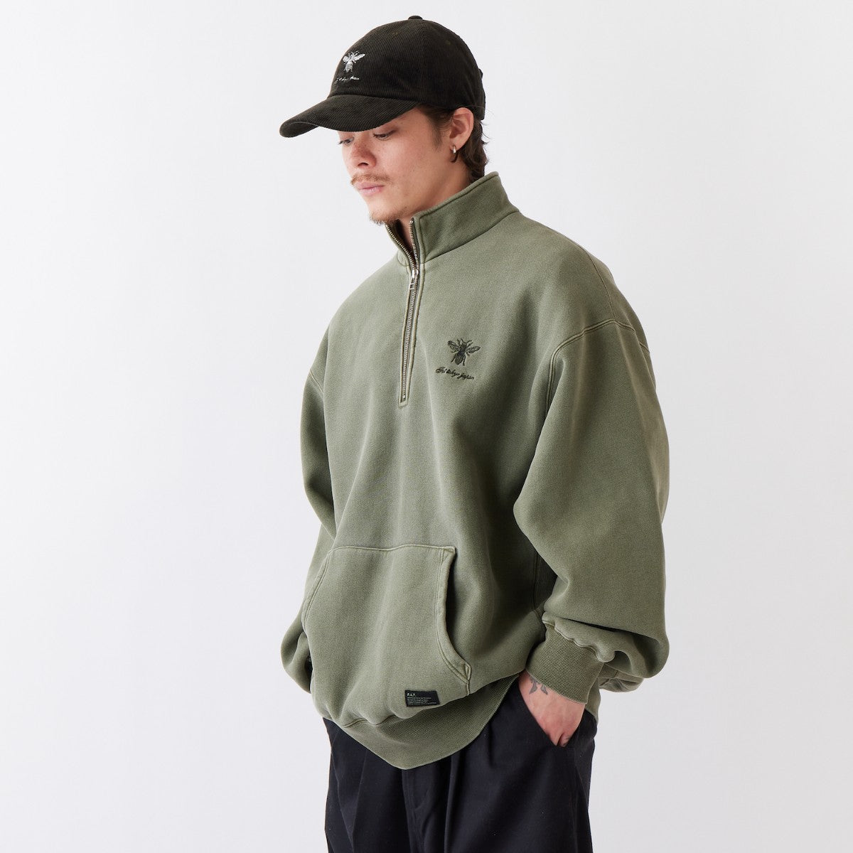 FAT FADEMENT.ZIP エフエイティー フェイドメント.ジップ F32520-SW07【メンズ トップス スウェット ハーフジップ 刺繍 裏毛 セットアップ可 25FW】