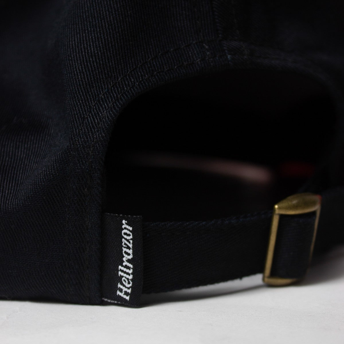 Hellrazor JIGOKUKAMISORI 6PANEL CAP ヘルレイザー ジゴクカミソリ 6パネル キャップ 01125SPQS0601【メンズ キャップ 帽子 25FW】