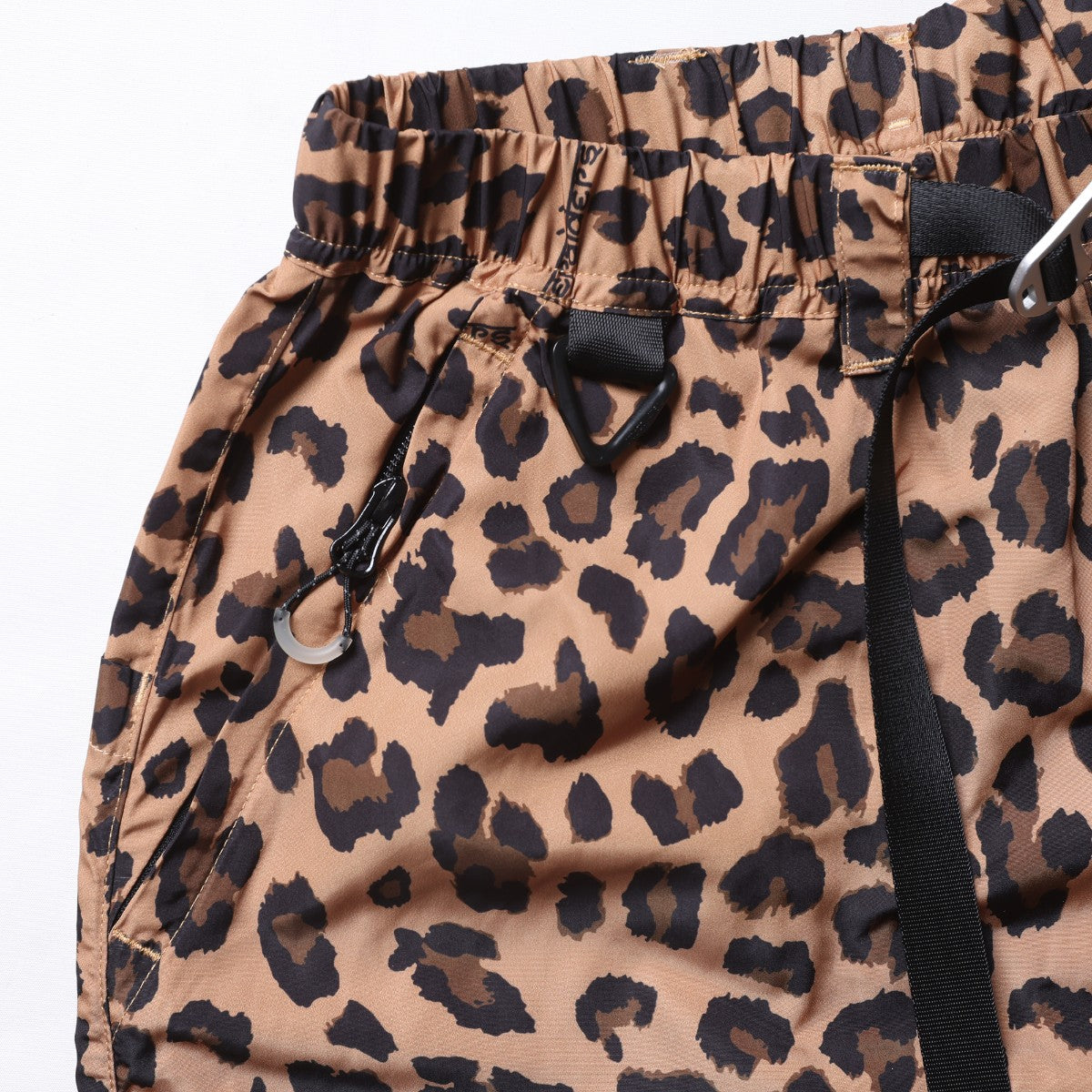 Liberaiders LEOPARD UTILITY SHORTS リベレイダース レオパード ユーティリティ ショーツ 738012513【メンズ ハーフパンツ ショートパンツ 総柄 撥水素材 アウトドア 販路限定 25FW】