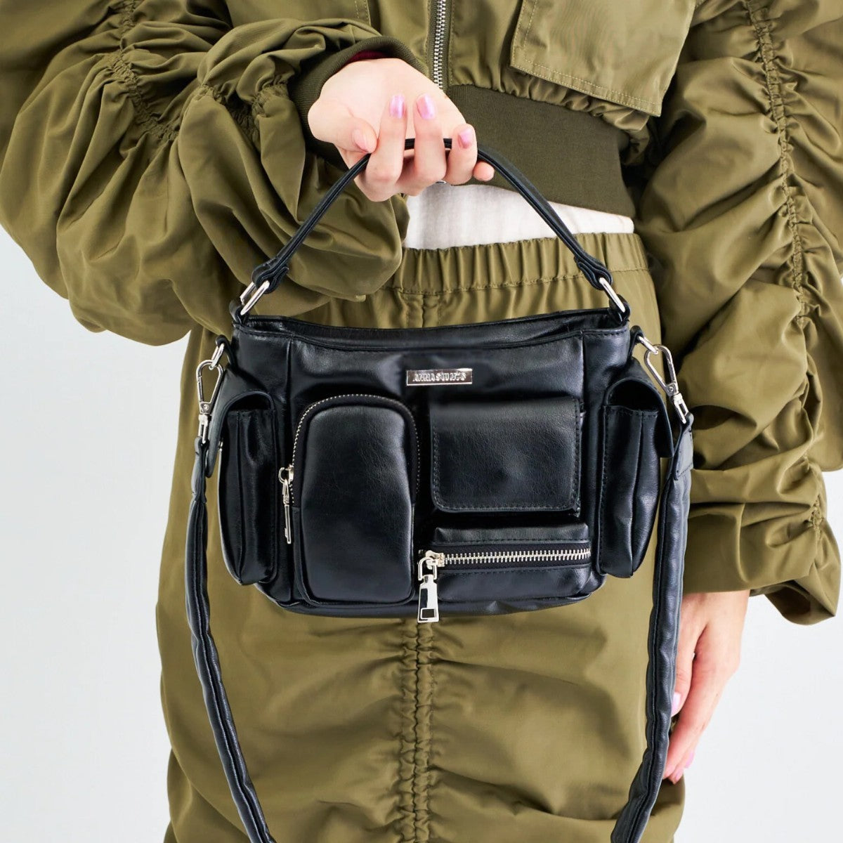 ANNA SUI NYC MULTI-POCKET MINI BAG アナスイ エヌワイシー マルチポケットチビバッグ 13261030【レディース バッグ マルチポケット 2WAY 合皮 光沢感 デイリー使用 25FW】