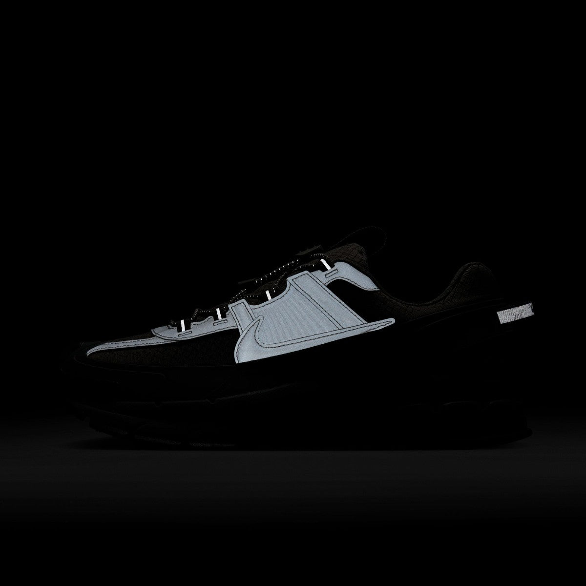 NIKE Zoom Vomero Roam ナイキ ズーム ボメロ ローム HV6901-001【メンズ 撥水 クッション 耐久性 通気性 軽量性 防水 25FW】