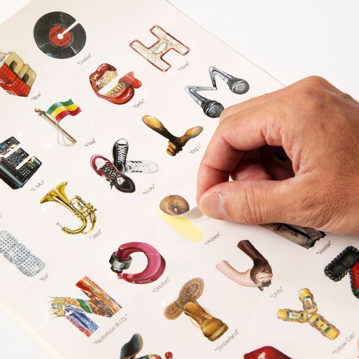 APPLEBUM “Alphabet” A4 Sticker アップルバム “アルファベット” A4 ステッカー HS2511004【メンズ ステッカー シール グラフィック 絵文字 25SS】