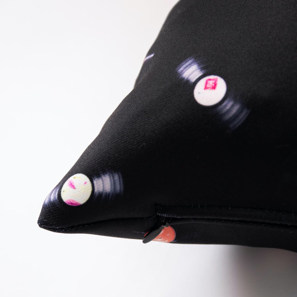 APPLEBUM “Vinyl Dot” Cushion アップルバム “ヴァイナル ドット” クッション HS2511005【メンズ クッション リビング 寝室 インテリア 25SS】