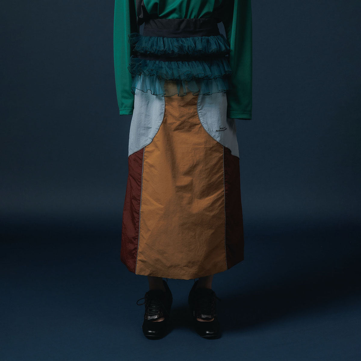 NON TOKYO SWITCHING NYLON SKIRT ノントーキョー スイッチングナイロンスカート NON-25A-0909【レディース ナイロンスカート リフレクター反射 メッシュ裏地 25FW】