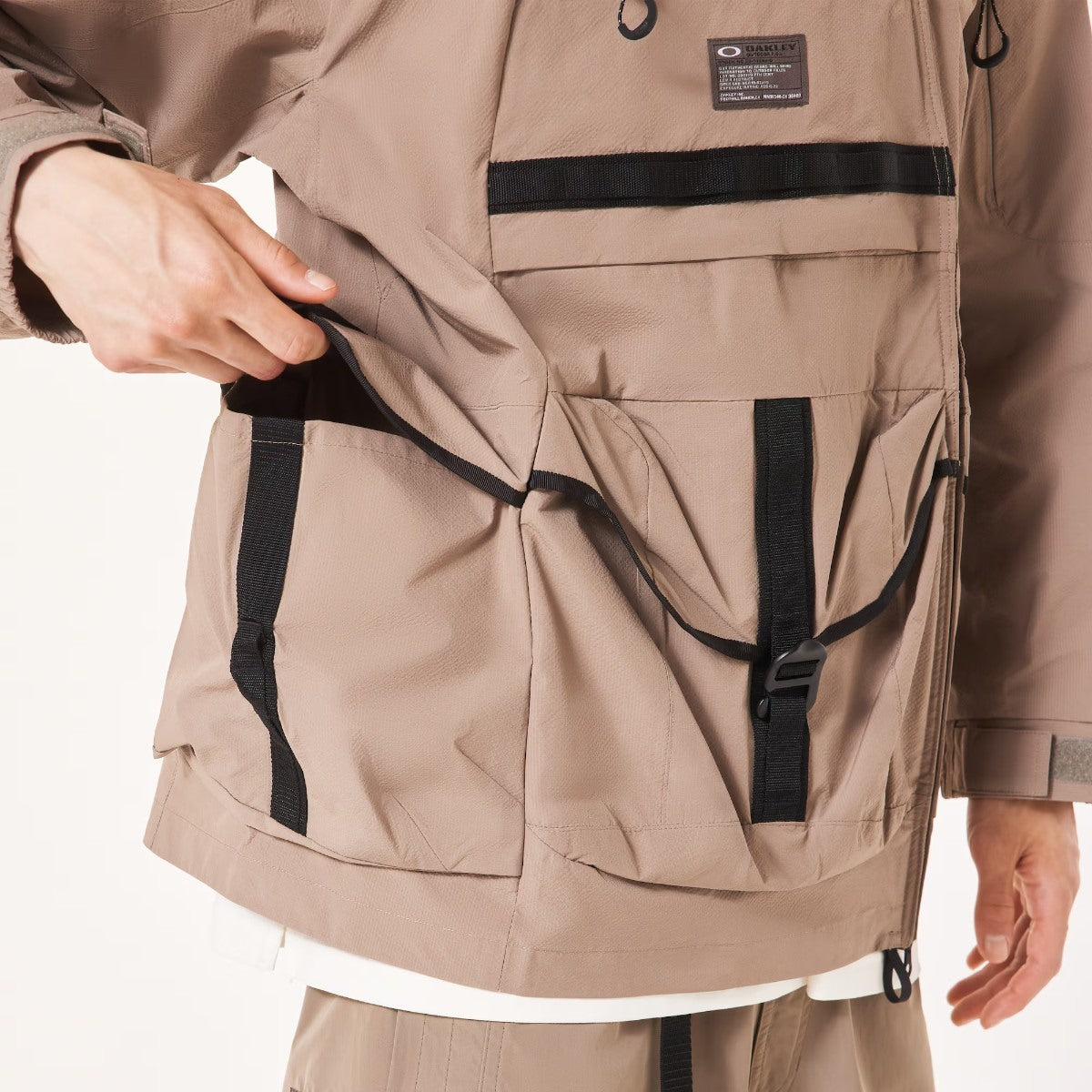 OAKLEY Fgl Stroke Anorak 5.7 オークリー FGL ストローク アノラック 5.7 FOA408118【メンズ ジャケット 撥水 防風 アウトドア 機能性 ポケット収納 25FW】