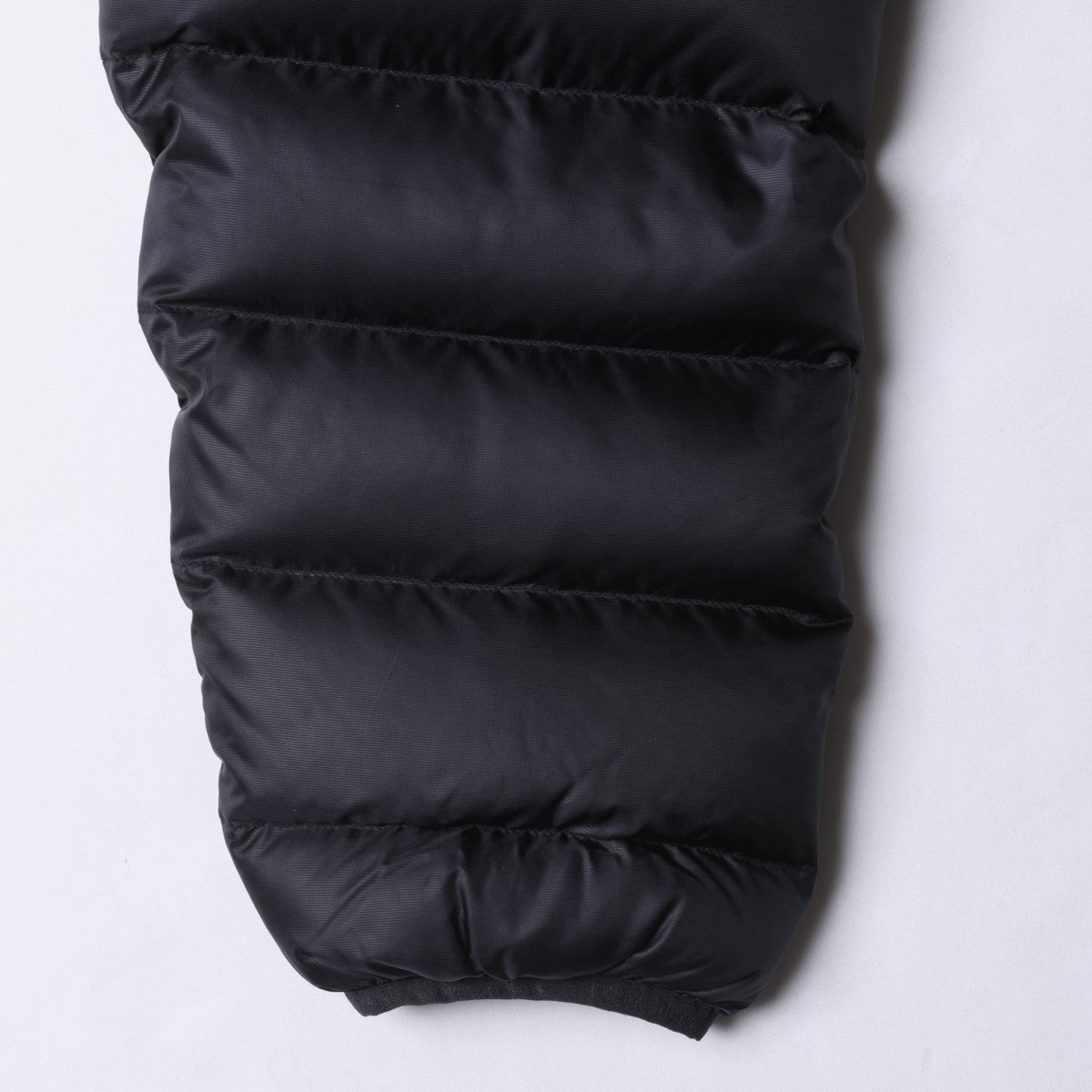 Liberaiders DOWN HALF ZIP HOODIE リベレイダース ダウン ハーフジップ フーディ 77009【メンズ ダウン フーディ 撥水 軽量 防寒性 リップストップ 静電気防止 25FW】