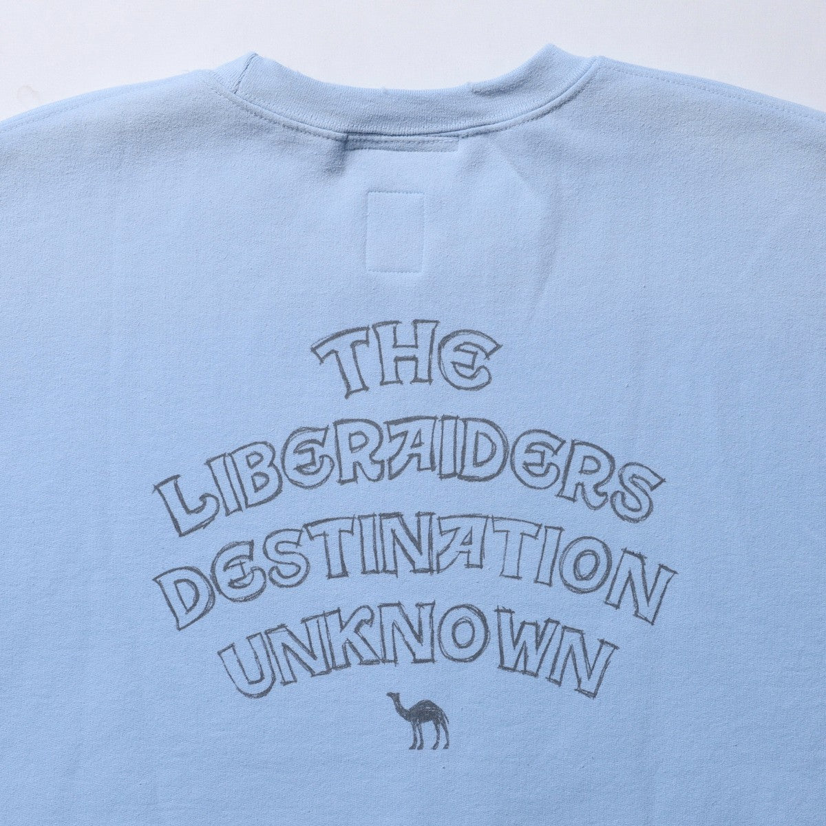Liberaiders SAHARA CREWNECK リベレイダース サハラ クルーネック 77314【メンズ スウェット クルーネック トレーナー ヴィンテージ ロゴプリント カジュアル 25FW】