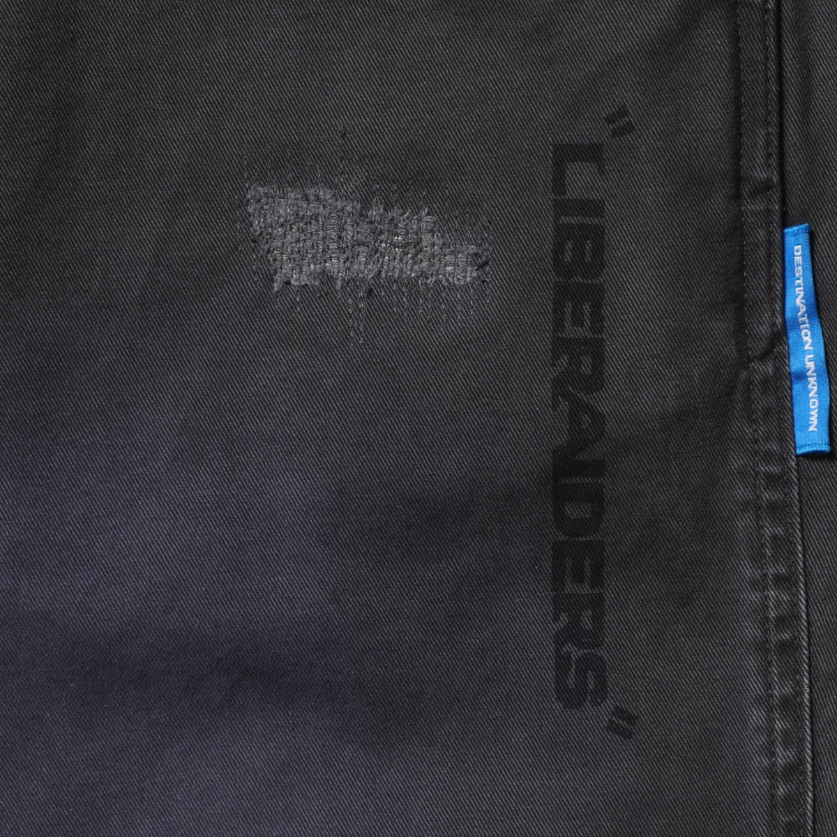 Liberaiders HANDWRITING PRINT CHINO SARROUEL PANTS リベレイダース ハンドライティング プリント チノ サルエルパンツ 77702【メンズ サルエル チノ パンツ ペインター ヴィンテージ 加工 25FW】