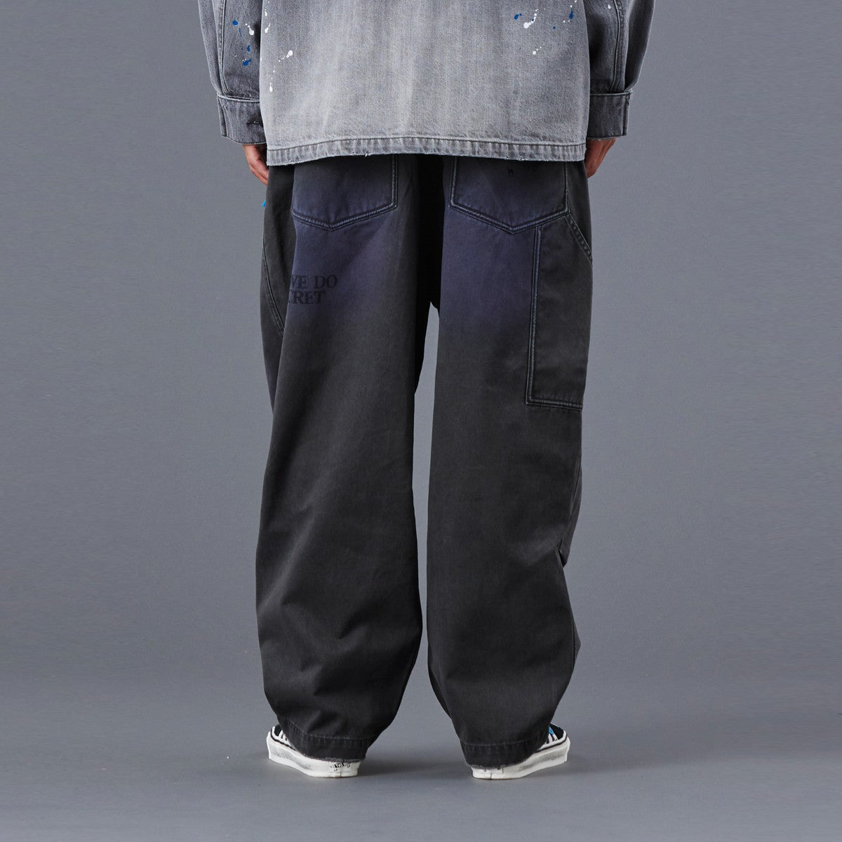 Liberaiders HANDWRITING PRINT CHINO SARROUEL PANTS リベレイダース ハンドライティング プリント チノ サルエルパンツ 77702【メンズ サルエル チノ パンツ ペインター ヴィンテージ 加工 25FW】