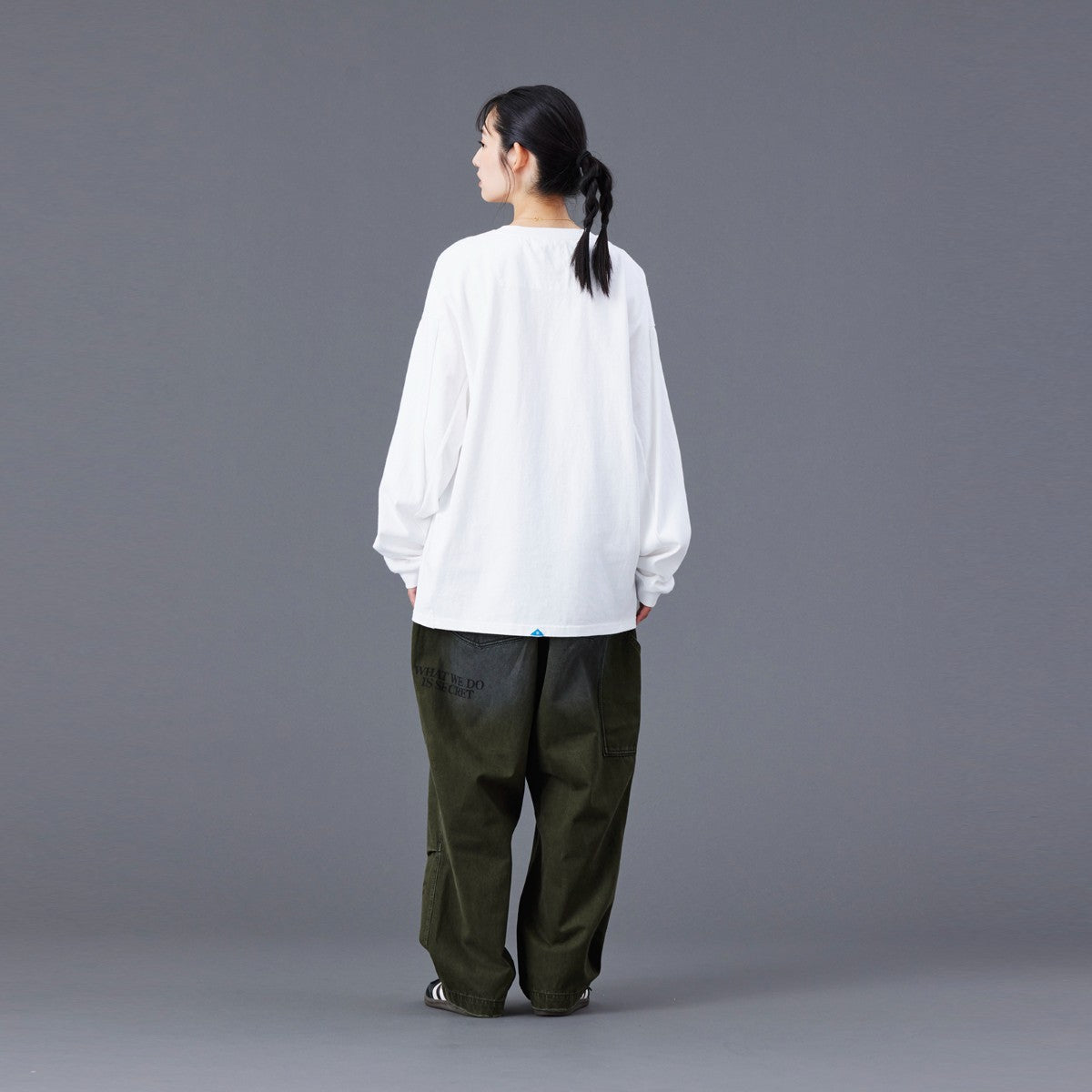 Liberaiders HANDWRITING PRINT CHINO SARROUEL PANTS リベレイダース ハンドライティング プリント チノ サルエルパンツ 77702【メンズ サルエル チノ パンツ ペインター ヴィンテージ 加工 25FW】