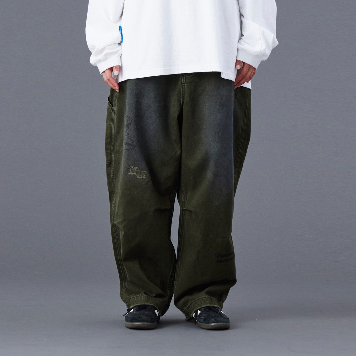 Liberaiders HANDWRITING PRINT CHINO SARROUEL PANTS リベレイダース ハンドライティング プリント チノ サルエルパンツ 77702【メンズ サルエル チノ パンツ ペインター ヴィンテージ 加工 25FW】