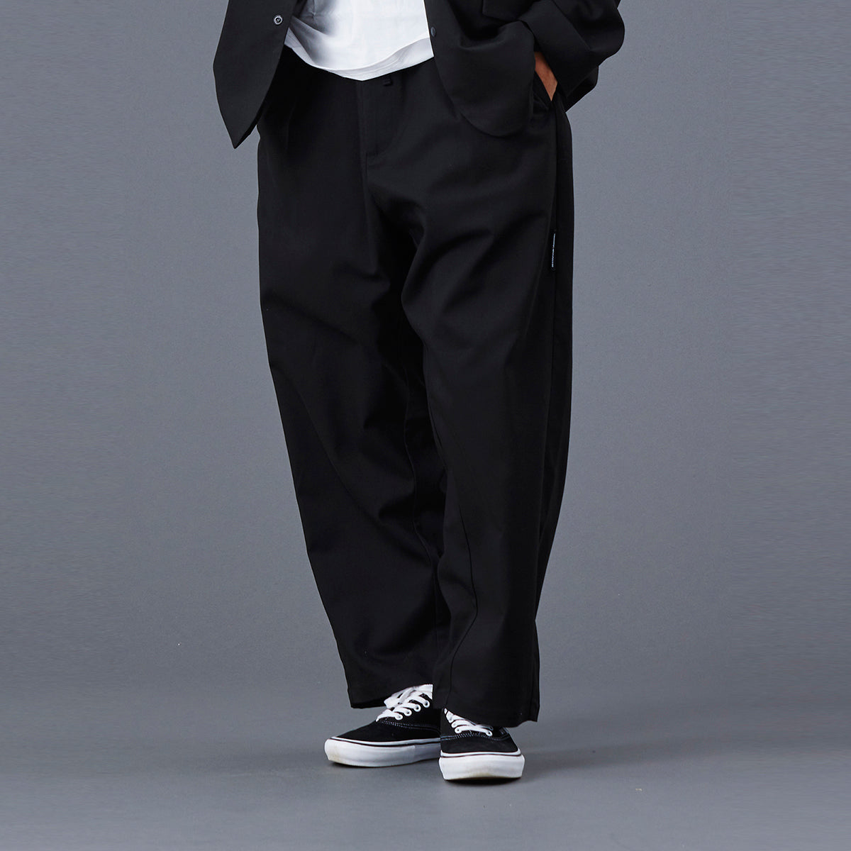 Liberaiders T/R TAPERED SLACKS リベレイダース T/R テーパード スラックス 77713【メンズ スラックス テーパードパンツ ワンタック カジュアル 25FW】