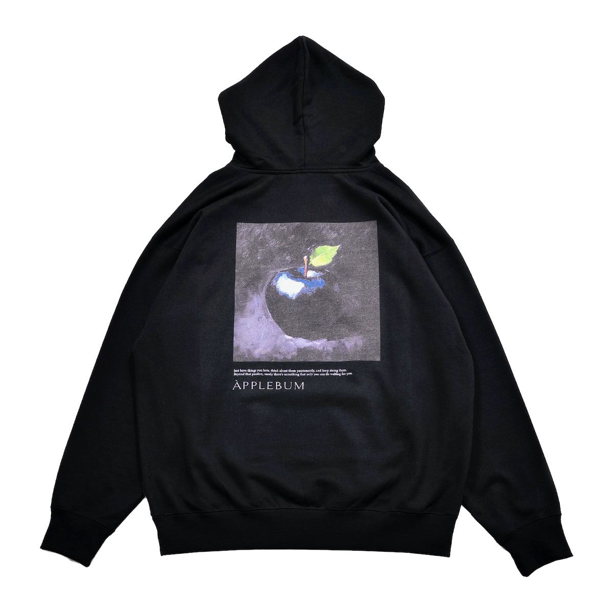 APPLEBUM “Black Apple” Sweat Parka アップルバム “ブラックアップル” スウェット パーカ 2520404【メンズ スウェット パーカ グラフィック バックプリント アート 25FW】