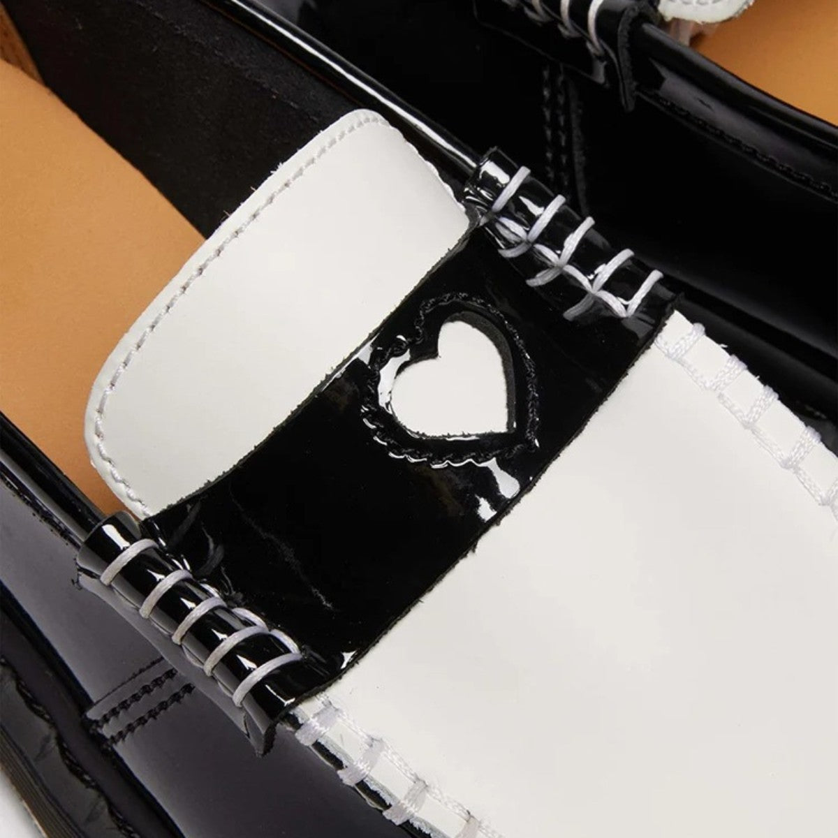 Dr. MARTENS PENTON HEART LOAFER SHOE ドクターマーチン PENTON HEART ローファー シューズ DM-41676001-BKWH【レディース ローファー ペントン ツートン モックトゥ レザー 25FW】