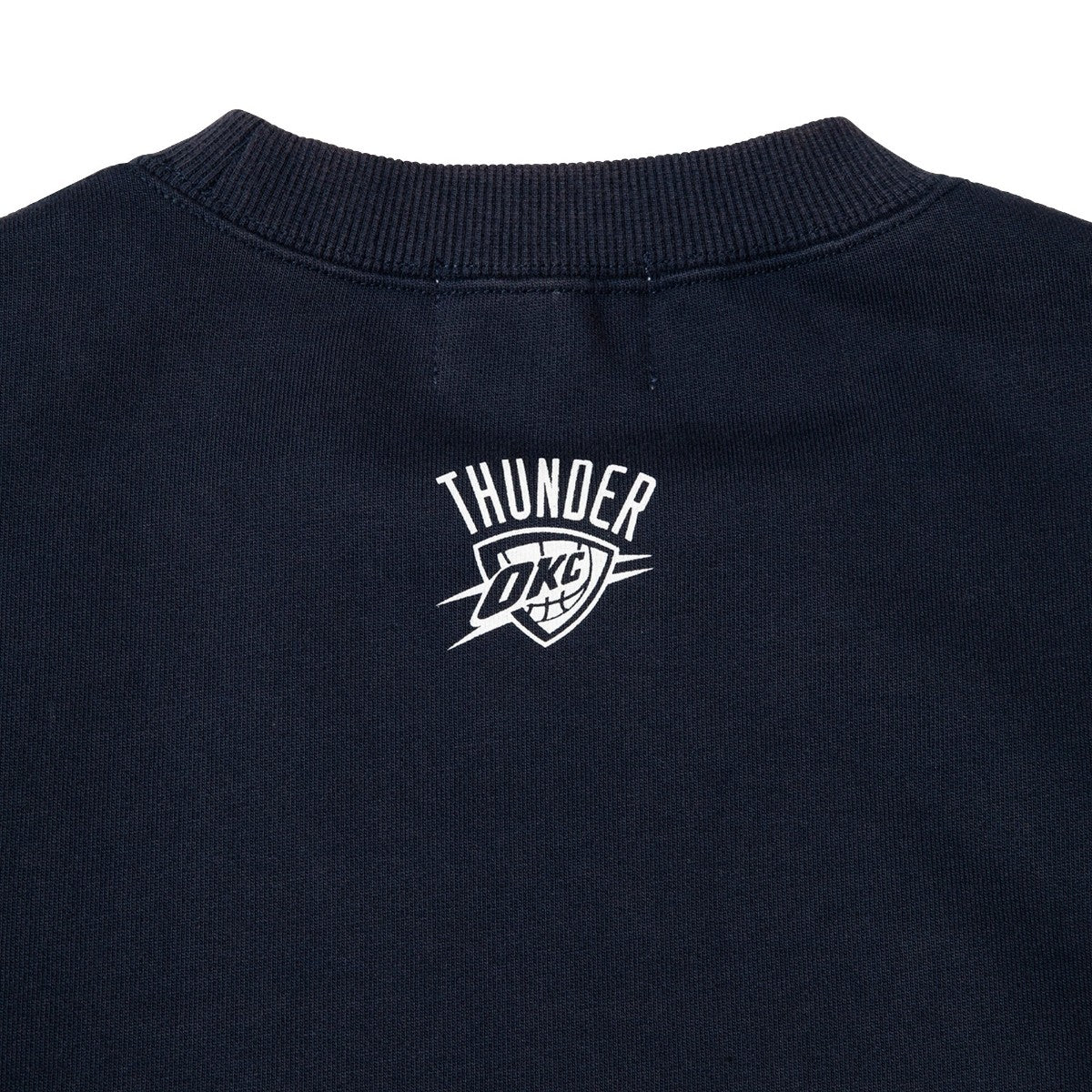 AKTR NBAxAKTR VINTAGE SWEAT CN OKC アクター NBAxAKTR ヴィンテージ スウェット CN OKC 225-061010【メンズ クルーネック スウェット ヴィンテージ 裏パイル プリント 加工 25FW】