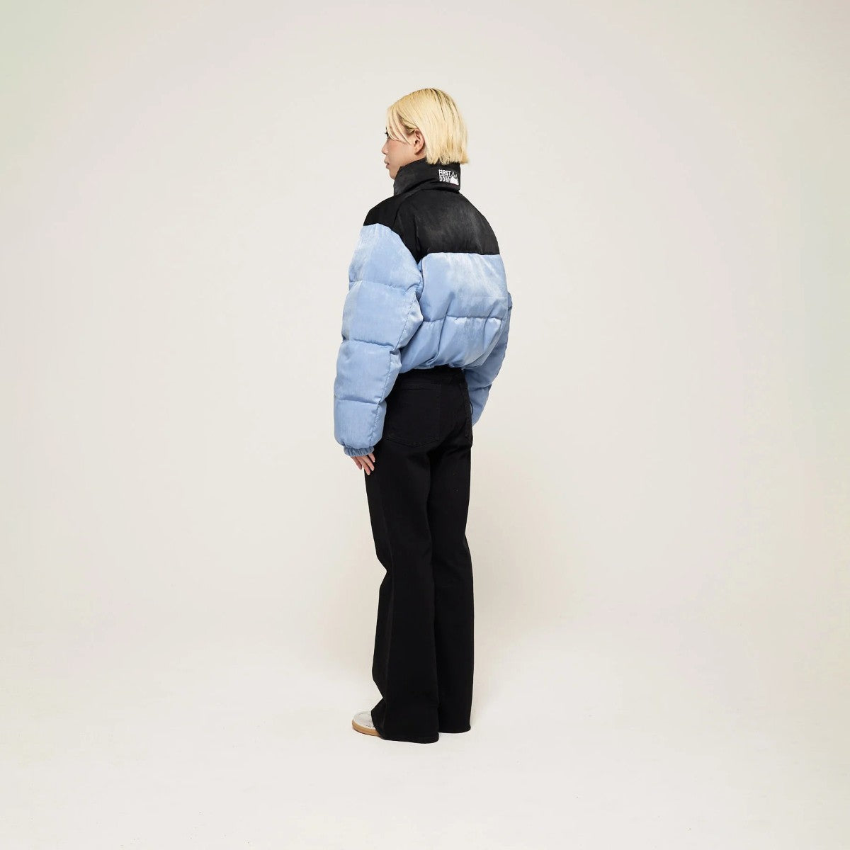FIRST DOWN SHORT BUBBLE DOWN JKT ファーストダウン ショート バブルダウンジャケット F942006【レディース ショートダウン リバーシブル サテン 保温性 軽量 25FW】