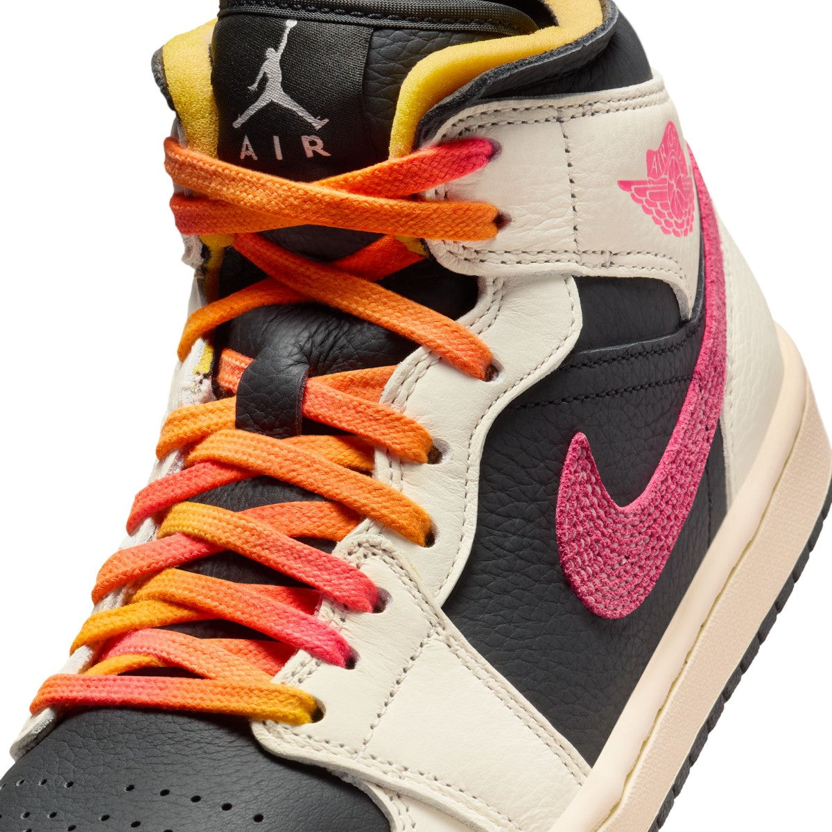 JORDAN BRAND Air Jordan 1 Mid Se Edge ジョーダンブランド エアジョーダン 1 ミッド SE エッジ IB7007-107【レディース レザースニーカー クッション性 アウトソール 耐久性 26SS】