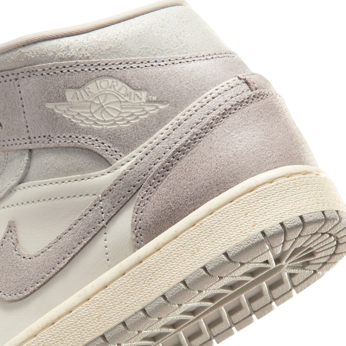 JORDAN BRAND Wmns Air Jordan 1 Mid Se ジョーダンブランド ウィメンズ エア ジョーダン 1 MID SE IB7010-001【レディース クッション性 耐久性 快適性 26SS】