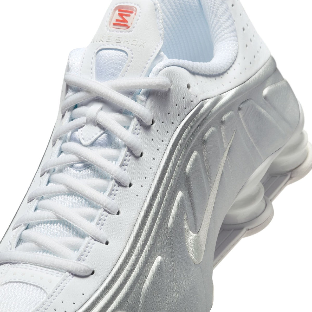 NIKE Shox R4 ナイキ ショックス R4 HQ1988-101【メンズ ハイテクスニーカー 反発力 クッションシステム 通気性 26SS】