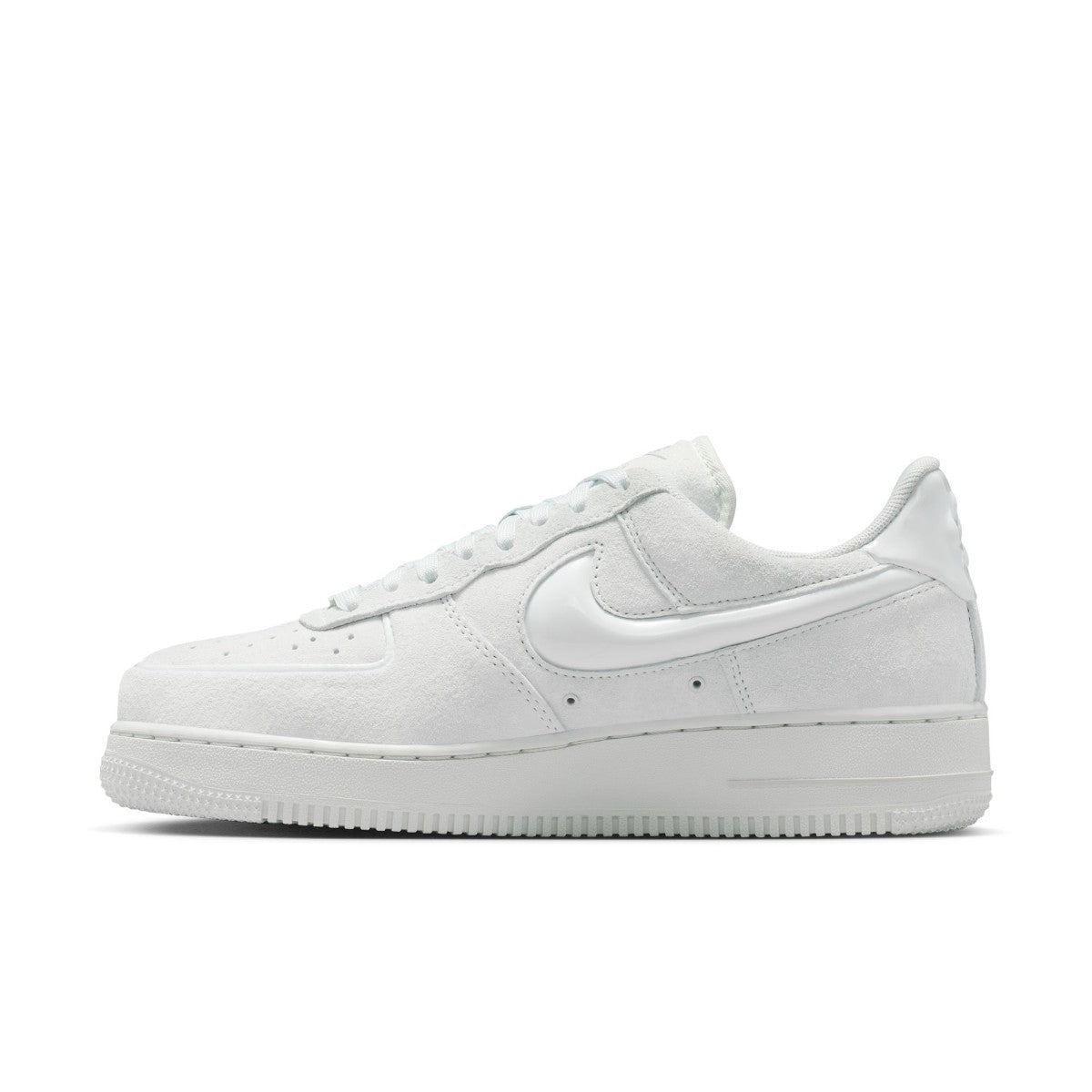 NIKE Air Force 1 '07 ナイキ ウィメンズ エア フォース 1 ’07 HV4406-100【レディース スニーカー 耐久性 快適性 クッション性 通気性 26SS】