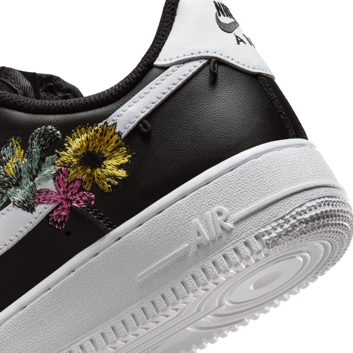 NIKE Air Force 1 '07 Premium ナイキ エア フォース 1 ’07 PRM IB6644-001【レディース 通気性 クッショニング トラクション 耐久性 クラシックデザイン 26SS】
