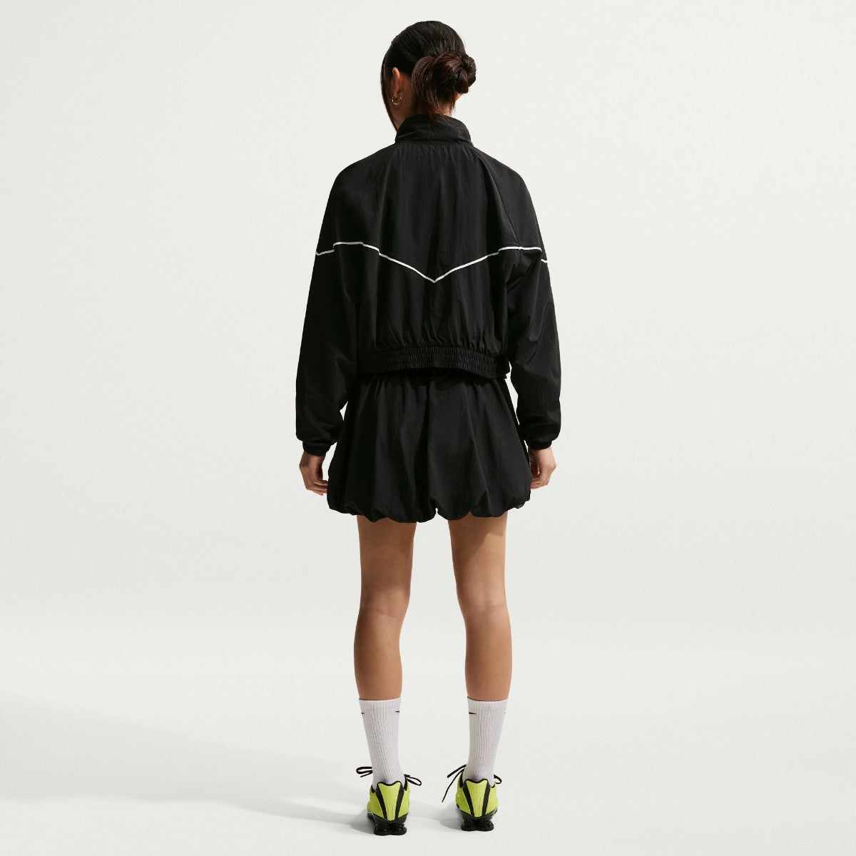 NIKE Women's Loose Bubble Skirt ナイキ ウィメンズ ルーズ バブル スカート IQ0062【レディース 撥水素材 伸縮性ウエスト ポケット付き 軽量素材 26SS】