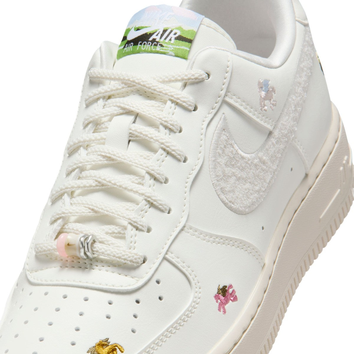 NIKE Women's Air Force 1 '07 ナイキ ウィメンズ エア フォース 1 ’07 IQ1143-100【レディース スニーカー クラシックデザイン クッション性 通気性 耐久性 26SS】