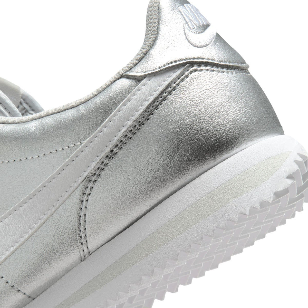 NIKE Cortez ナイキ ウィメンズ コルテッツ IR0042-001【レディース スニーカー ローカットシューズ メタリック 耐久性 26SS】