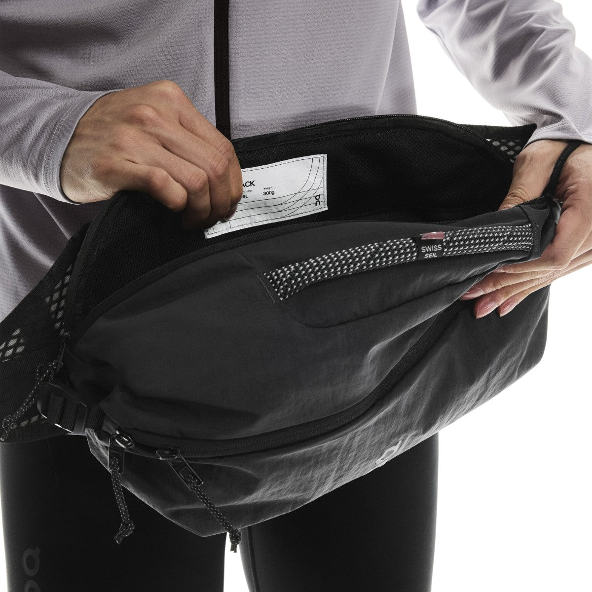 On Sling Pack 9L オン スリングパック 9L 2UF30162130【メンズ スリングバッグ コンパクトバッグ 軽量バッグ タブレット収納バッグ 小型バッグ 26SS】