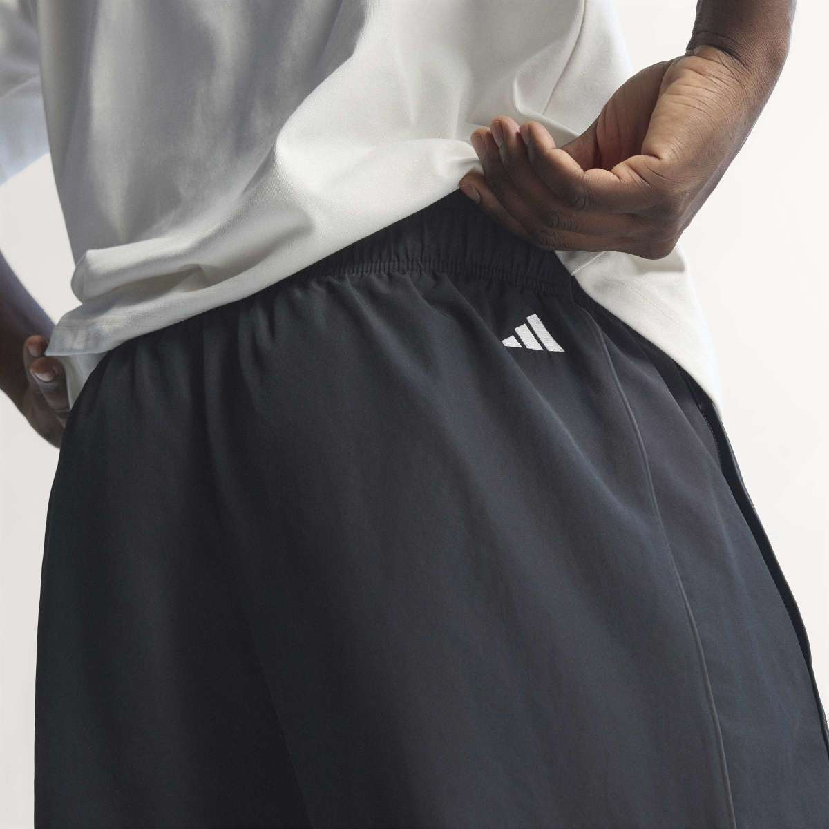 ADIDAS ANTHONY EDWARDS FOUNDATION TRACK PANTS アディダス アンソニー・エドワーズ ファンデーション トラックパンツ KF3246【メンズ トラックパンツ ルーズフィットパンツ リラックスパンツ 26SS】
