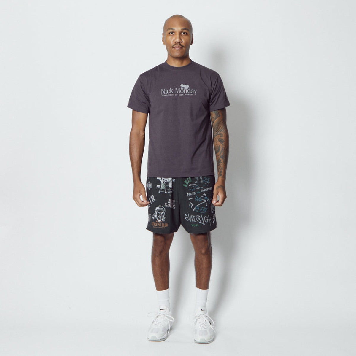 AKTR NICK CHRONICLE SPORTS TEE アクター ニック・クロニクル スポーツTシャツ 126-004005【メンズ バスケットボール Tシャツ スポーツTシャツ トレーニングウェア 吸汗速乾 半袖Tシャツ 26SS】