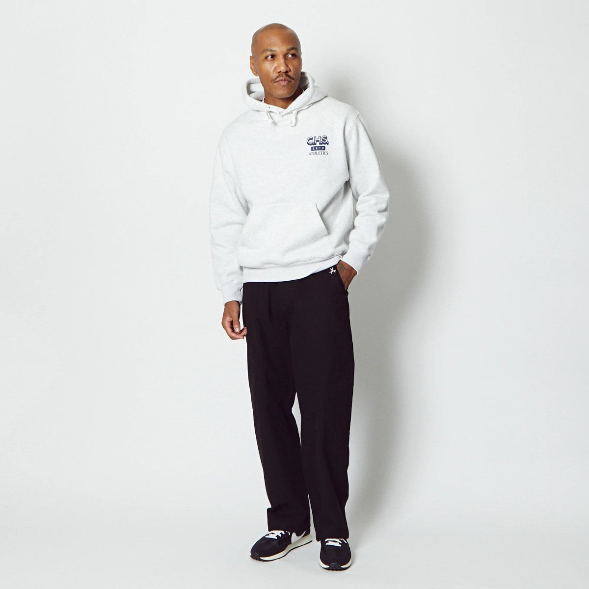 AKTR C.H.S. SWEAT HOODIE アクター C.H.S. スウェット フーディー 225-103010【メンズ パーカー 裏起毛 スウェット 暖かい 着回し セットアップ可 26SS】