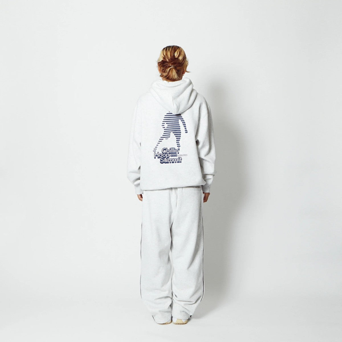 AKTR C.H.S. SIDE OPEN SWEAT PANTS アクター C.H.S. サイドオープン スウェットパンツ 225-104020【メンズ スウェットパンツ サイドボタン 裏起毛 快適シルエット セットアップ可 26SS】