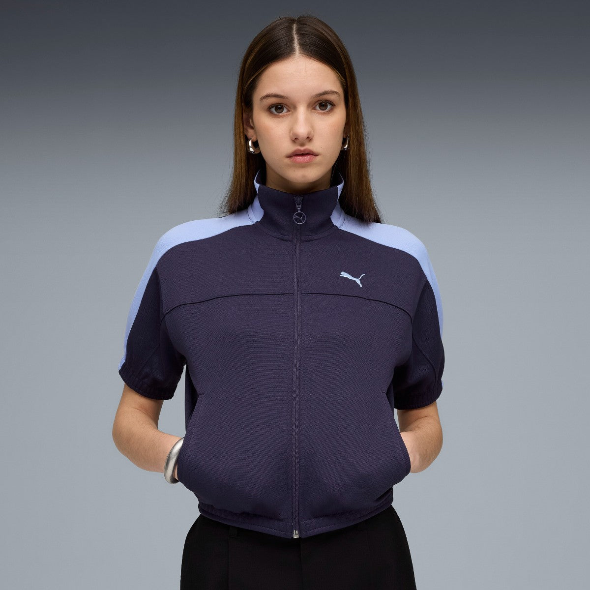 PUMA WNS SHORT SLEEVE TRACK JACKET プーマ ウィメンズ ショートスリーブ トラックジャケット 636871【レディース アウター スポーツウェア フルジップ ジャケット スタンドカラー 26SS】