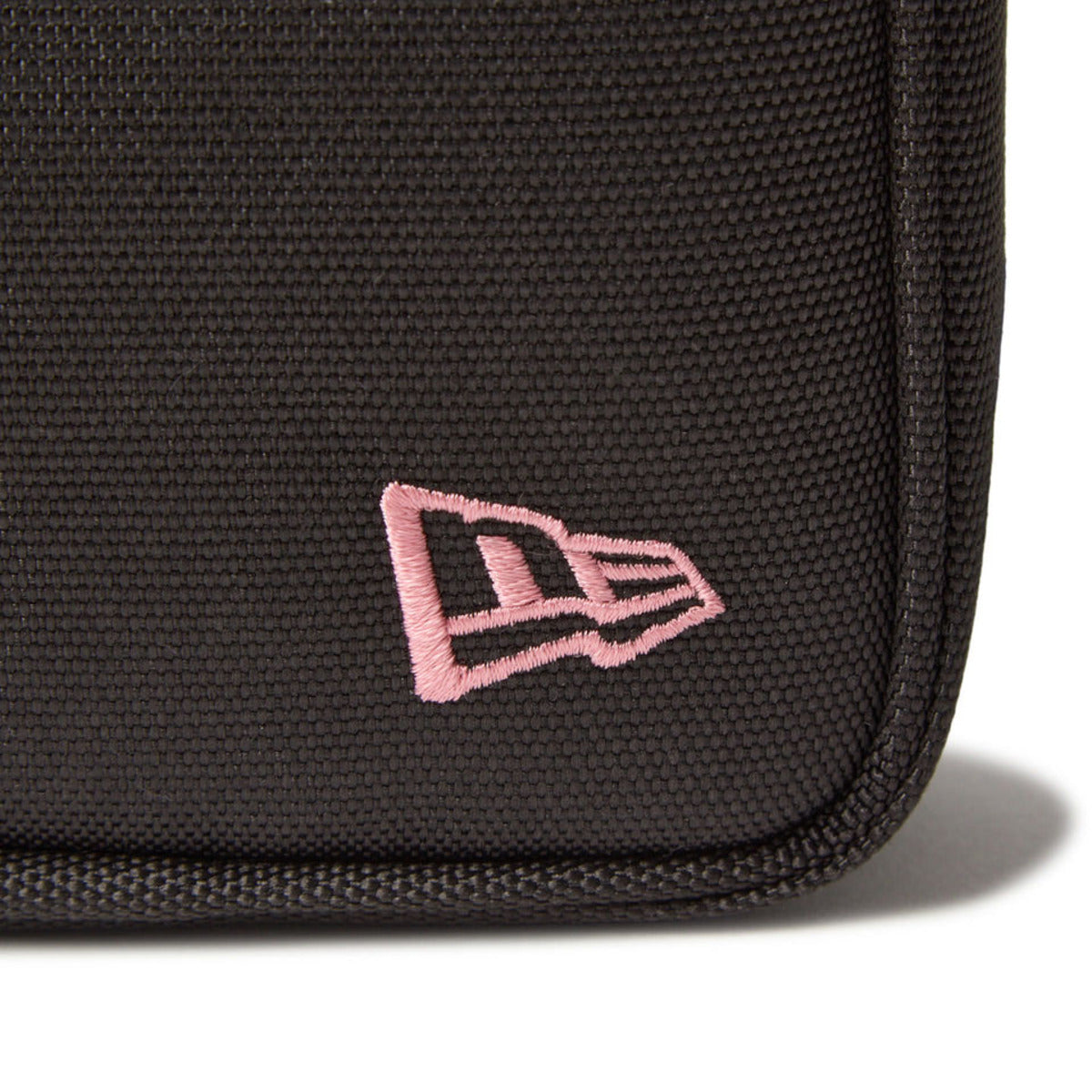 NEW ERA CHIIKAWA ”CHIIKAWA / HACHIWARE / USAGI” SQUARE SHOULDER POUCH ニューエラ ちいかわ “チイカワ/ハチワレ/ウサギ” スクエア ショルダー ポーチ 14864480【メンズ ショルダーバッグ ポーチ ミニバッグ 26SS】