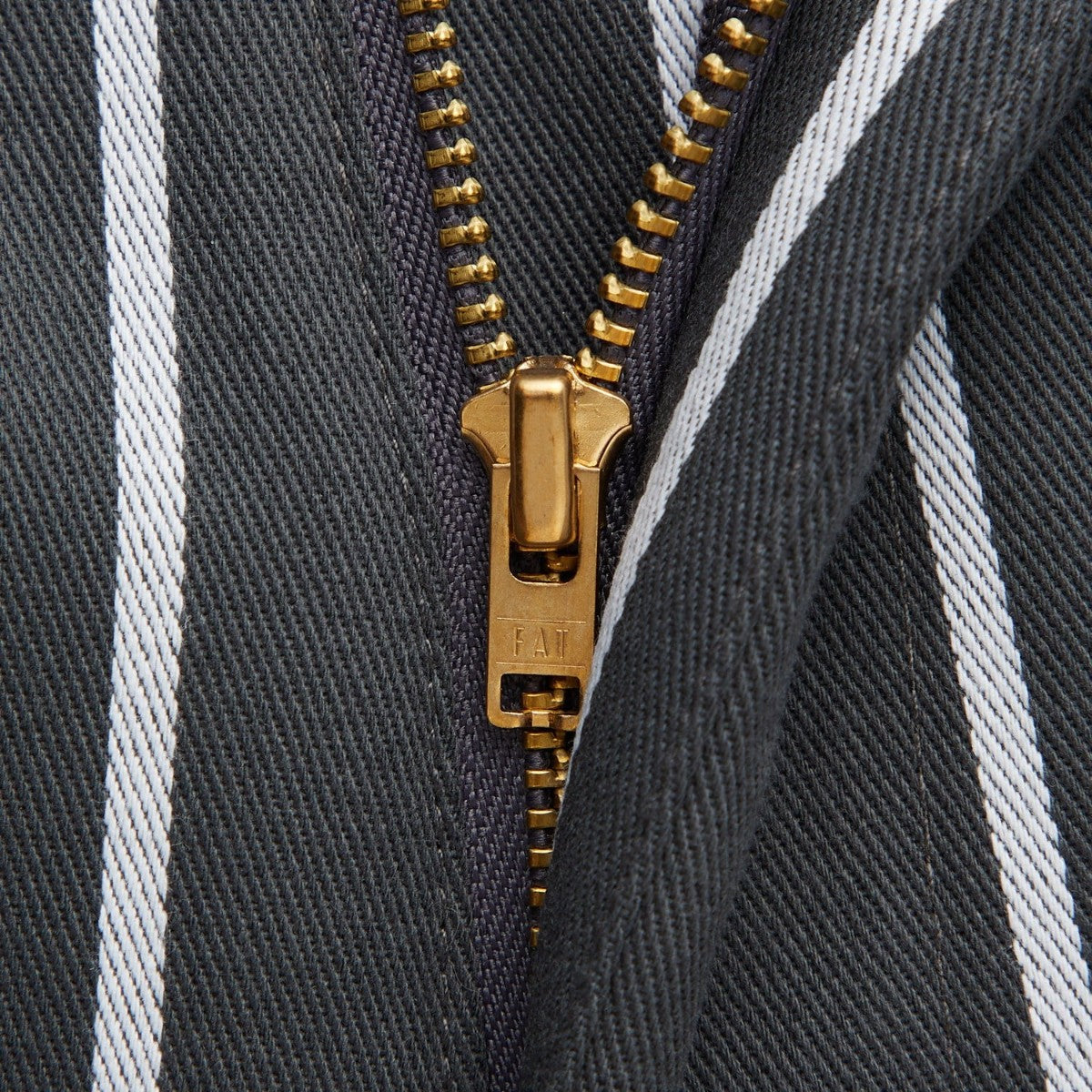 FAT THREEKAP エフエイティー THREEKAP F32610-PN21【メンズ チノパン ワークパンツ テーパード ストライプ 26SS】