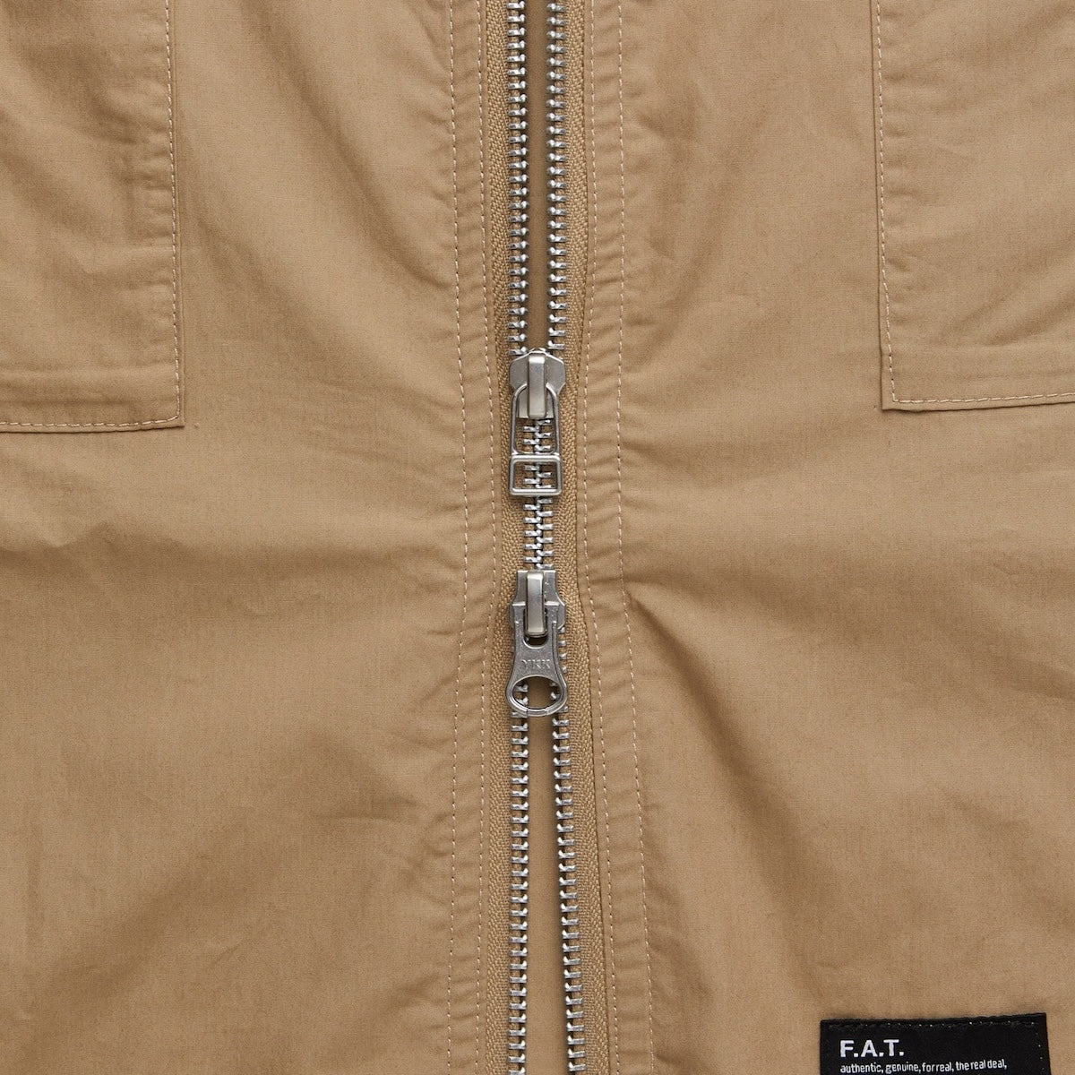 FAT CUBANZIP エフエイティー キューバンジップ F32610-SH20【メンズ タイプライター素材 ZIP ロゴ刺繍 26SS】