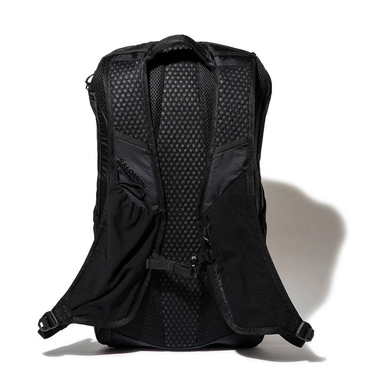 SALOMON XT 25 サロモン XT 25 LC2857【メンズ 収納 通気性 速乾性 軽量 パッド入りショルダーストラップ 26SS】