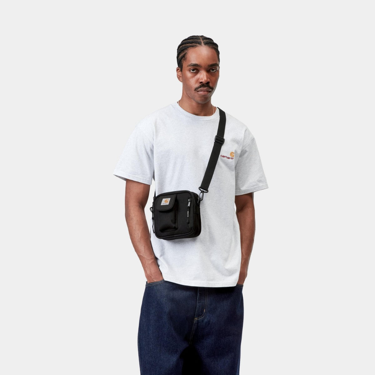 Carhartt WIP ESSENTIALS BAG カーハートワークインプログレス エッセンシャルズ バッグ I031470【メンズ 耐久性 撥水性 裏地付き 調節可能ショルダーストラップ 26SS】