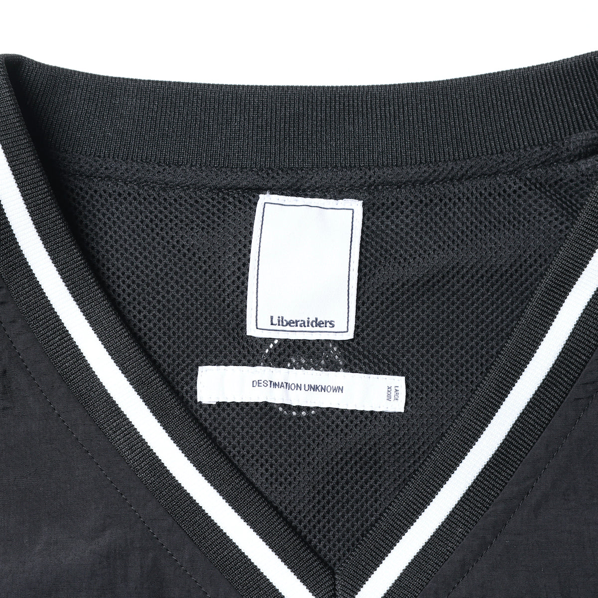 Liberaiders LR NYLON PULLOVER リベレイダース LR ナイロンプルオーバー 735012601【メンズ ナイロンプルオーバー Vネックトップス 軽量アウター 通気性ウェア メッシュ裏地 26SS】