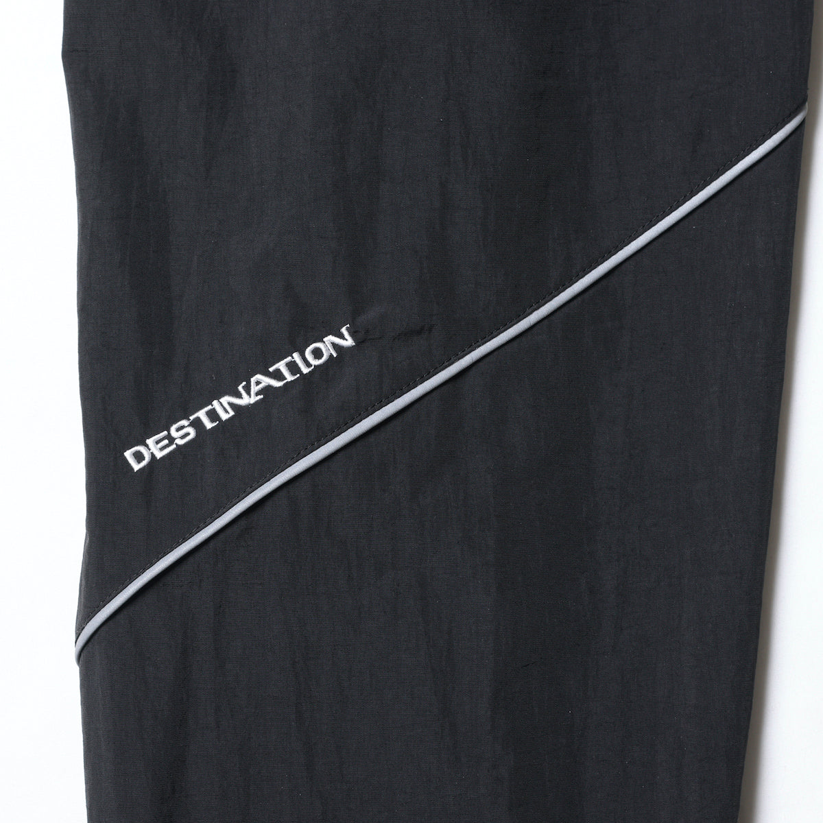 Liberaiders LR NYLON PULLOVER リベレイダース LR ナイロンプルオーバー 735012601【メンズ ナイロンプルオーバー Vネックトップス 軽量アウター 通気性ウェア メッシュ裏地 26SS】