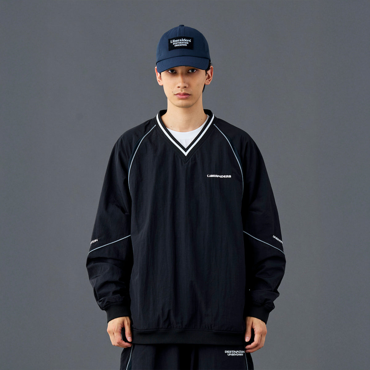 Liberaiders LR NYLON PULLOVER リベレイダース LR ナイロンプルオーバー 735012601【メンズ ナイロンプルオーバー Vネックトップス 軽量アウター 通気性ウェア メッシュ裏地 26SS】