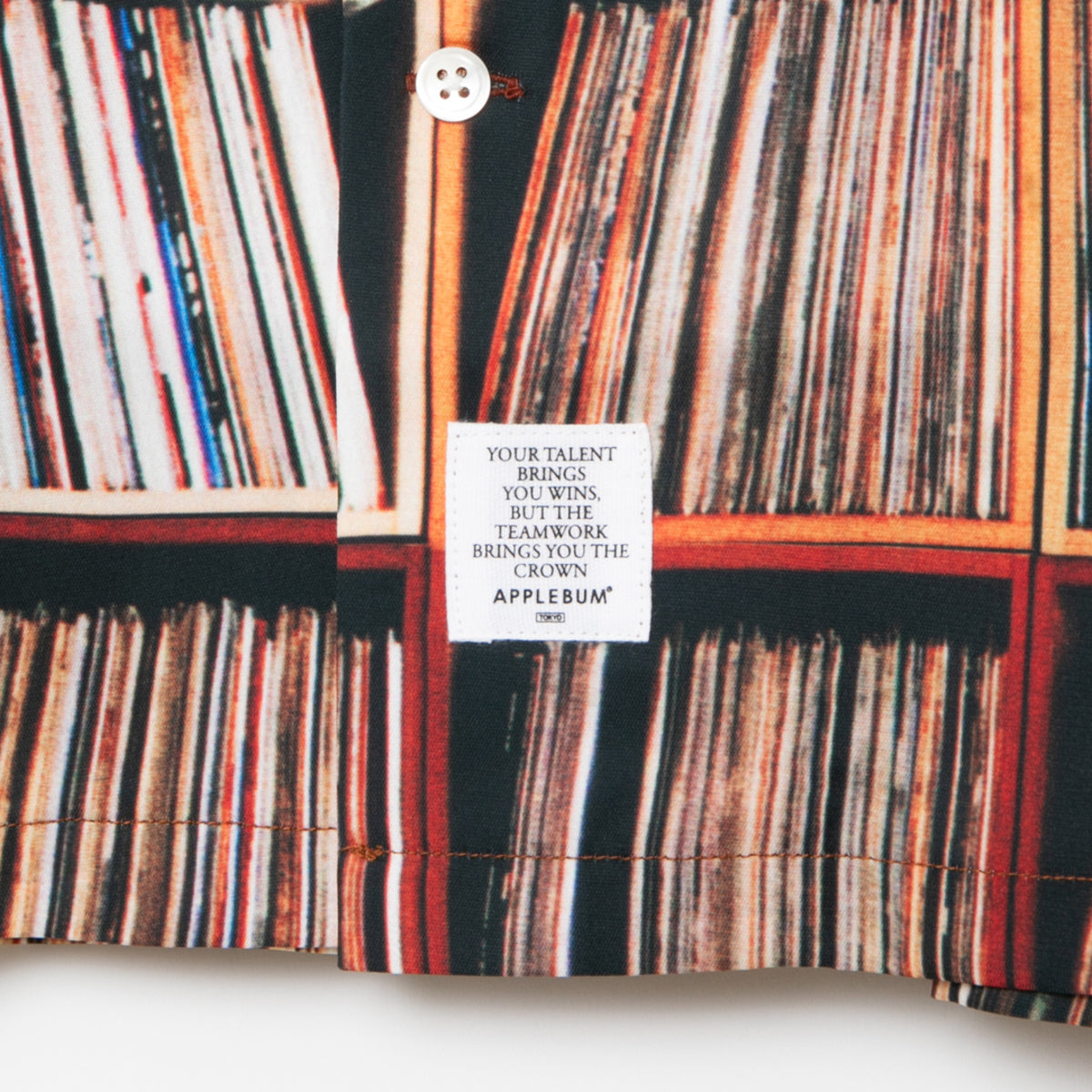 APPLEBUM “Vinyl Shelf” Aloha Shirt アップルバム “ヴァイナル シェルフ” アロハシャツ 2610209【メンズ 開襟シャツ ポリエステル素材 26SS】